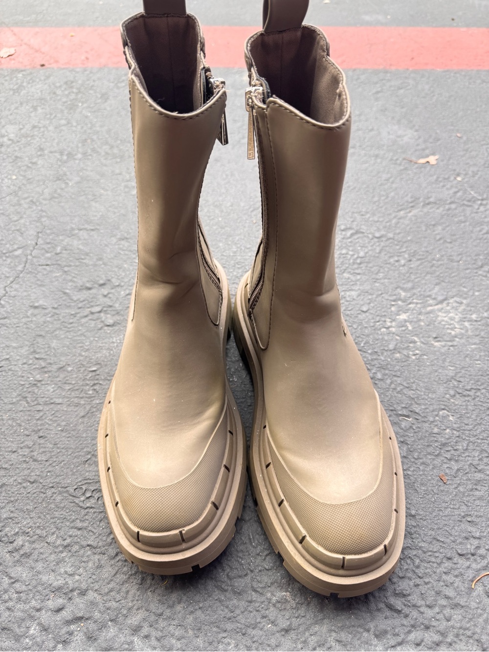 Zara Taupe Pull-On Chelsea Boots